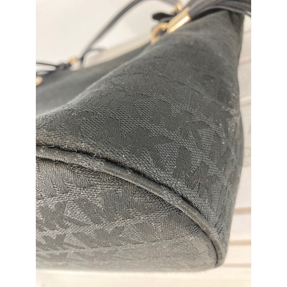 MICHAEL KORS, LARGE BLACK SIGNATURE CANVAS SHOULDER BAG - Picture 13 of 16